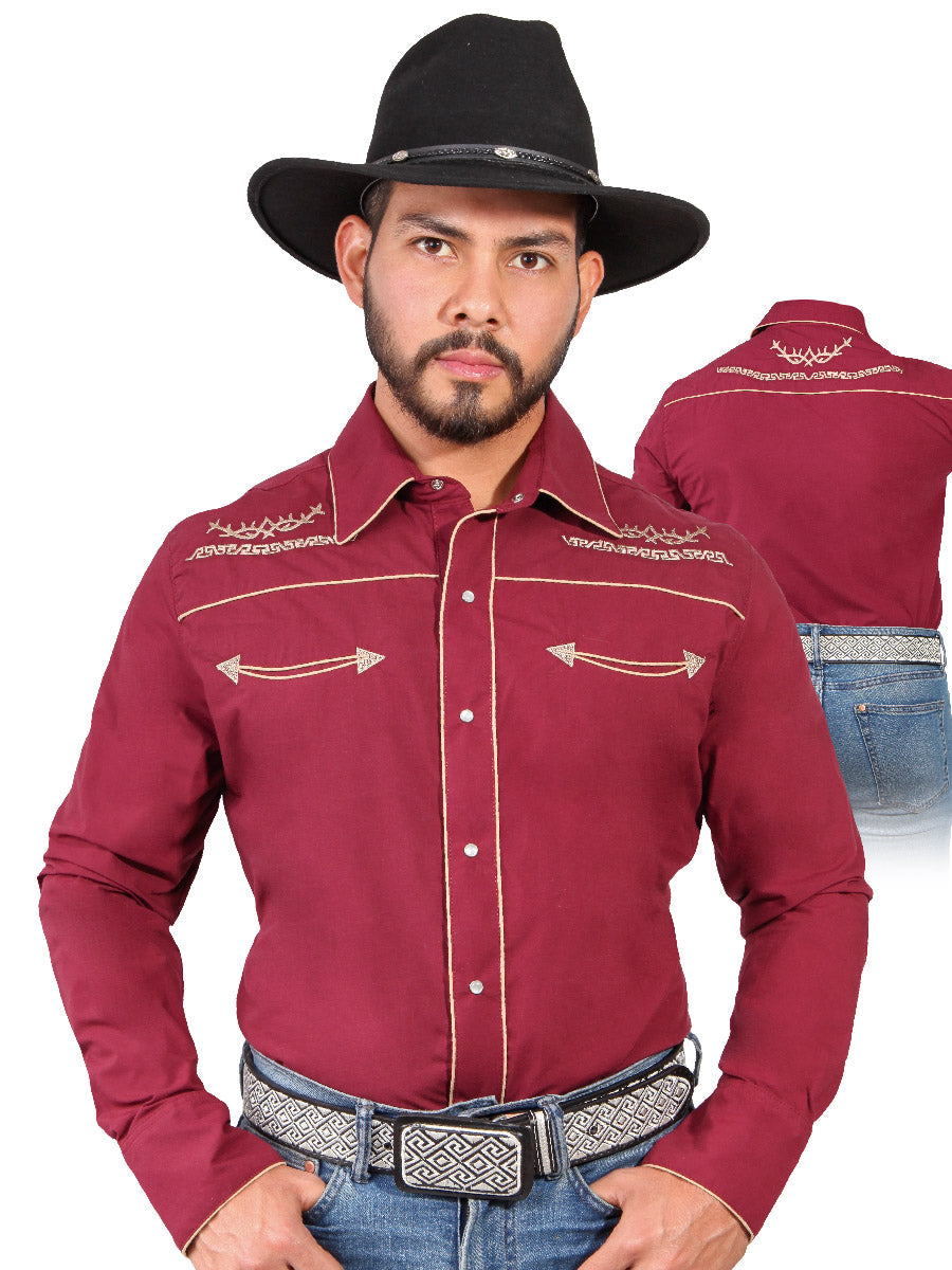 Camisa Vaquera Bordada Manga Larga Burgandy para Hombre 'El Señor de los Cielos' - ID: 42951 Camisas Bordadas El Señor de los Cielos