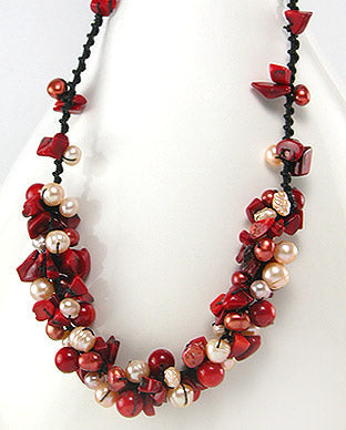 Collar Artesanal de Piedras Naturales de Coral Rojo, Perlas de Agua Dulce y Algodon - Red Coral Natural Stones, Freshwater Pearls and Cotton Handmade Necklace - ID: 50727346 Bellash