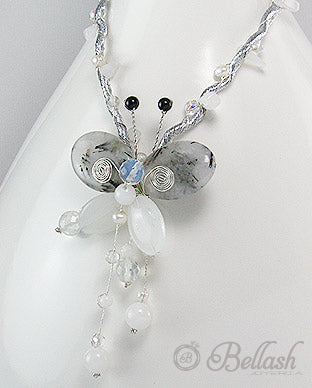 Collar de Mariposa Artesanal de Piedras Naturales, Perlas, Seda y Plata 925 - Natural Stones, Pearls, Silk and 925 Sterling Silver Handmade Butterfly Necklace - ID: 50727419 Bellash