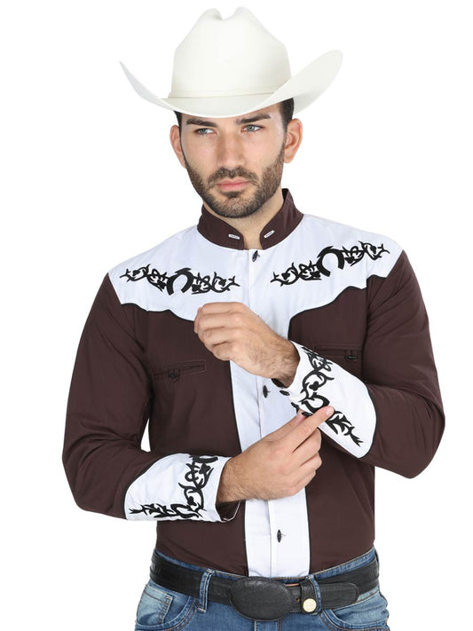 Camisa Vaquera Charra Bordada Manga Larga Cafe/Blanco para Hombre 'El Señor de los Cielos' - ID: 40793 Western Shirt El Señor de los Cielos Brown/White