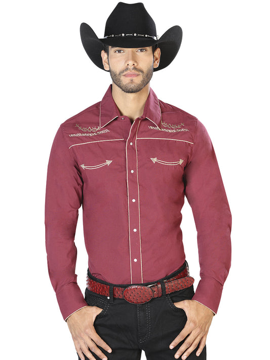 Camisa Vaquera Bordada Manga Larga Burgandy para Hombre 'El Señor de los Cielos' - ID: 42951 Camisas Bordadas El Señor de los Cielos Burgandy