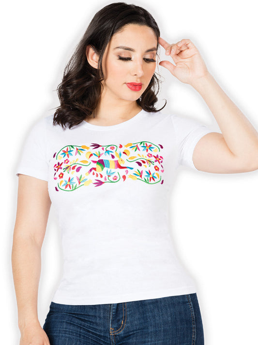 Playera Artesanal Cuello Redondo Bordada Conejo y Flores para Mujer Blusas Artesanales Mexico Artesanal White